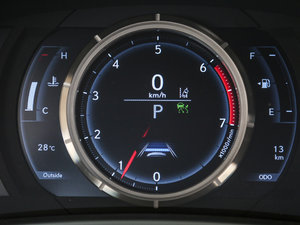 2017300 F SPORT п؅^