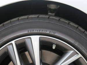 2017300 F SPORT ݆̥ߴ