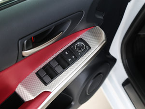 2017300 F SPORT {܇ƅ^(q)	