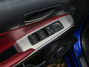 2017300 F SPORT {܇ƅ^	