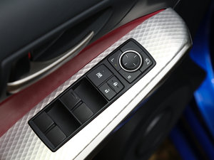 2017300 F SPORT п؅^