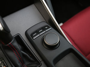 2017300 F SPORT п؅^