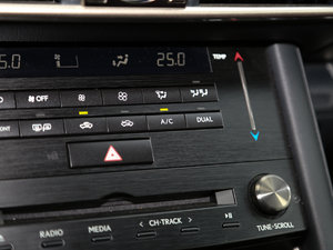 2017300 F SPORT п؅^