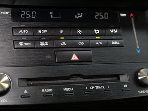 2017300 F SPORT п؅^