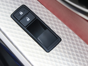 2017300 F SPORT п؅^(q)