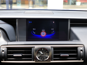 2017300 F SPORT п؅^