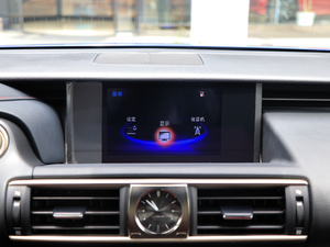 2017300 F SPORT п؅^