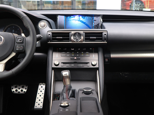 2017300 F SPORT п؅^