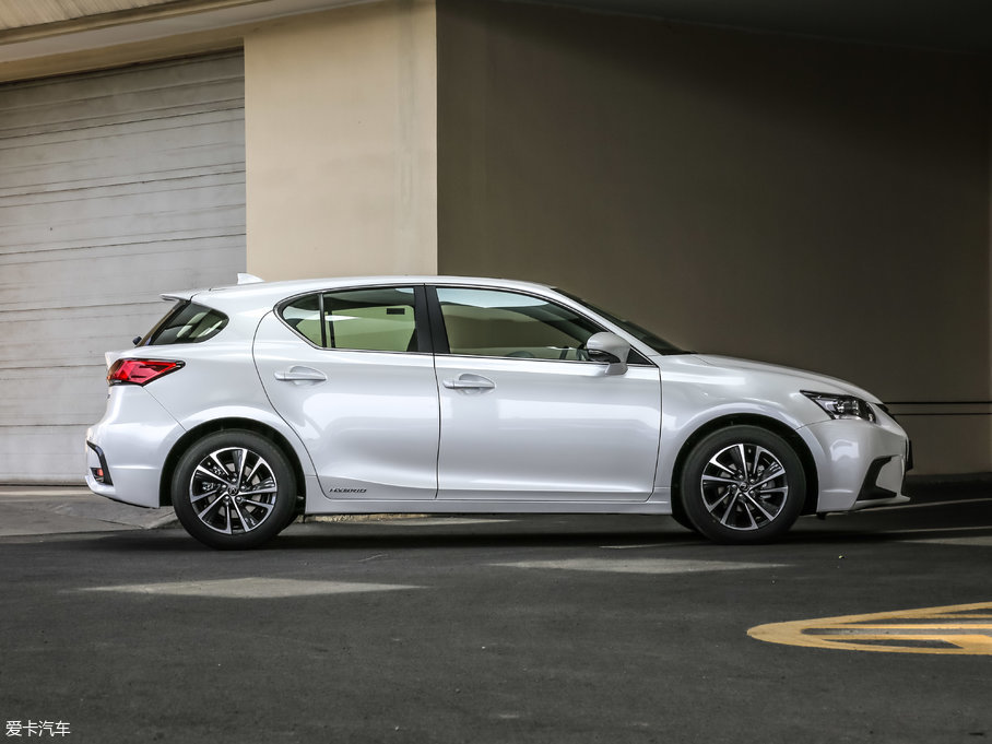 2017׿_˹CT 200h m ɫ