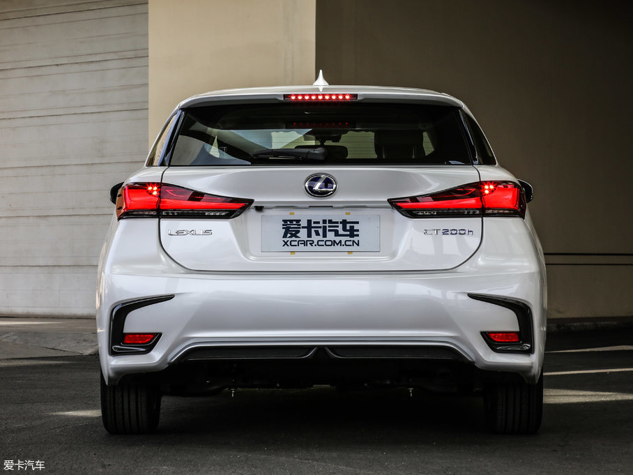 2017׿_˹CT 200h m ɫ