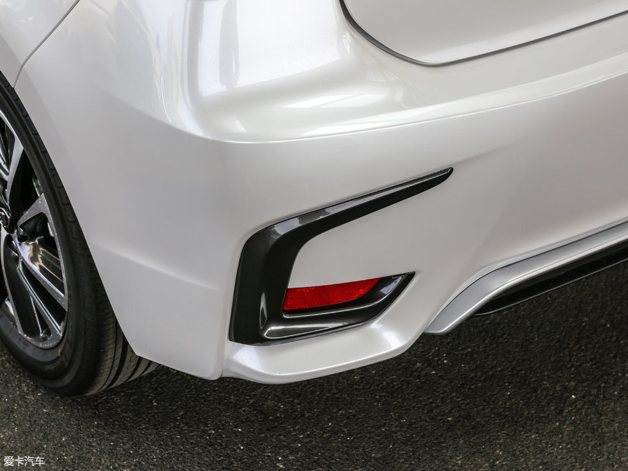 2017׿_˹CT 200h m ɫ