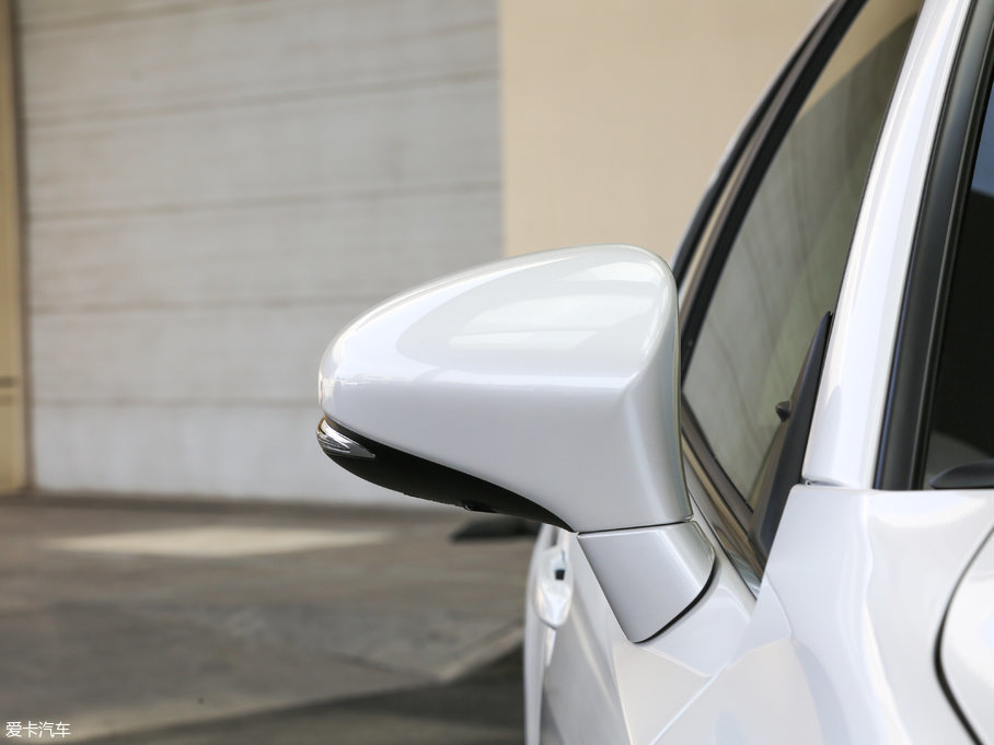 2017׿_˹CT 200h m ɫ