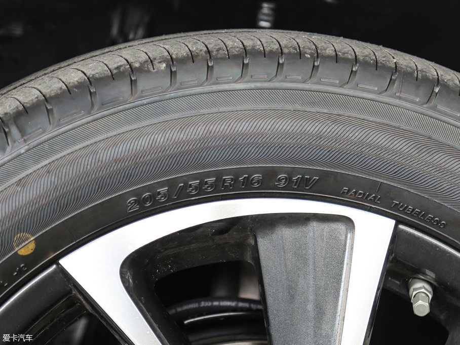 2017׿_˹CT 200h m ɫ