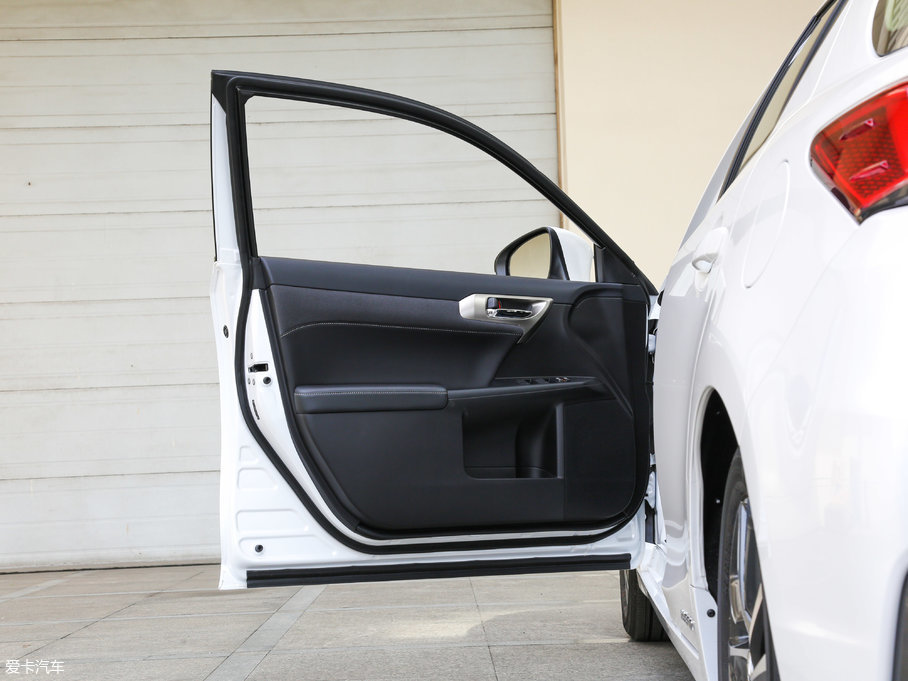 2017׿_˹CT 200h m ɫ