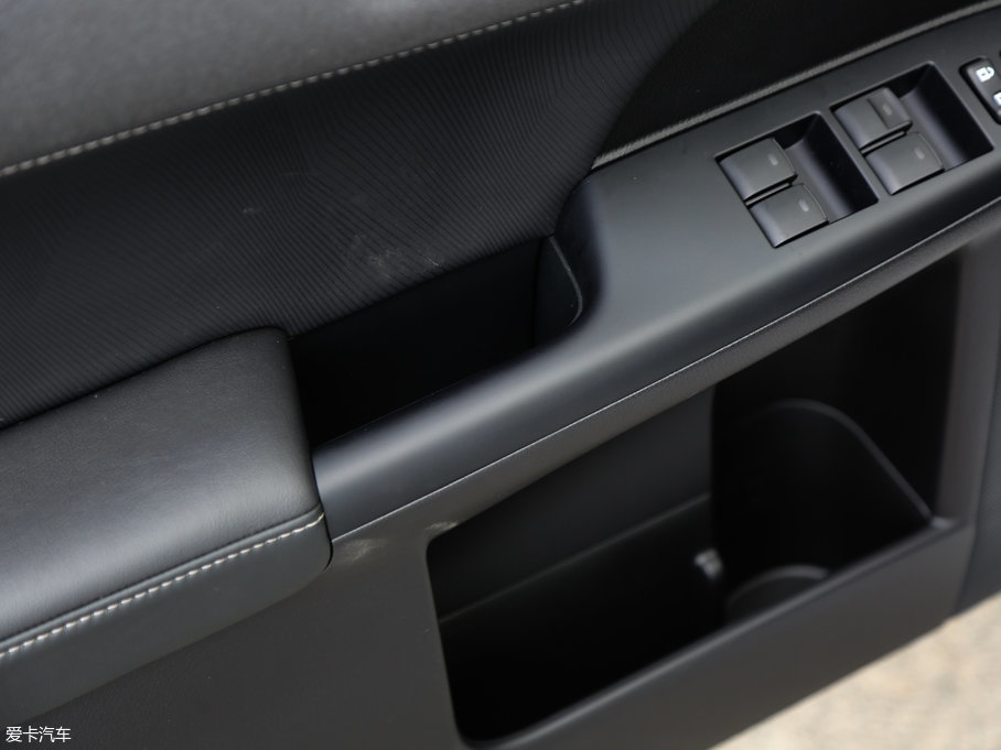 2017׿_˹CT 200h m ɫ