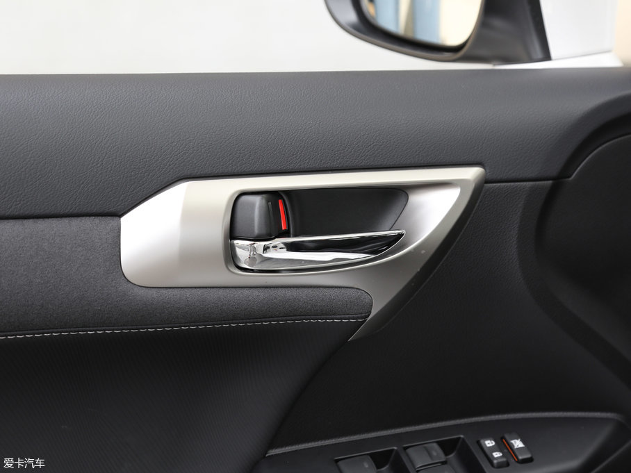 2017׿_˹CT 200h m ɫ