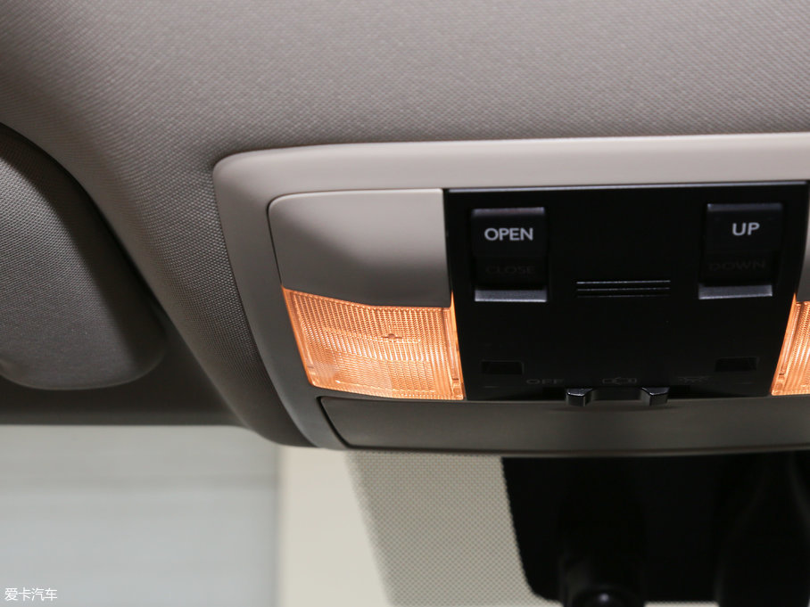 2017׿_˹CT 200h m ɫ