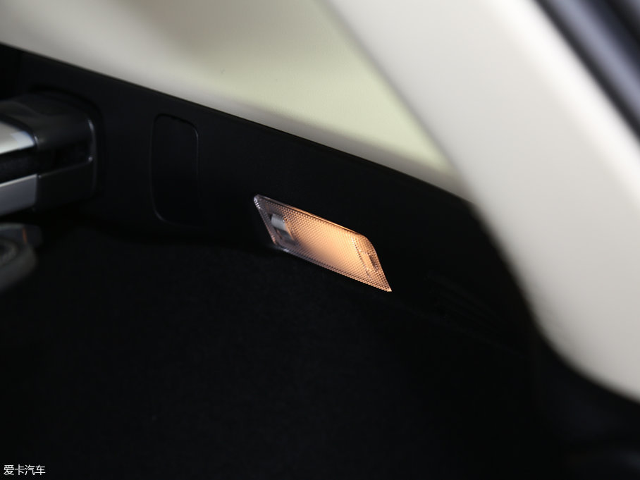 2017׿_˹CT 200h m ɫ