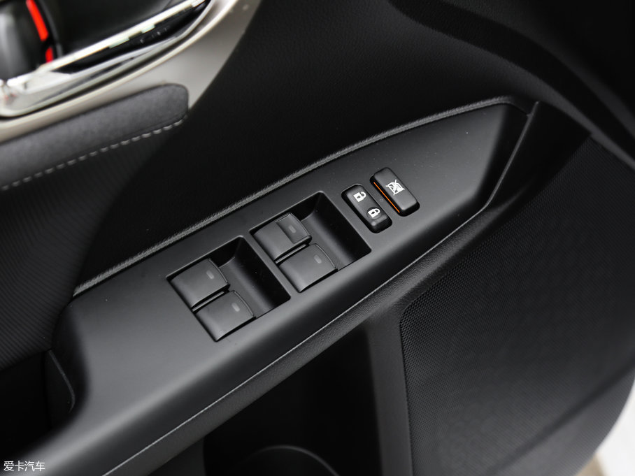 2017׿_˹CT 200h m ɫ