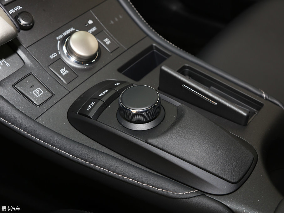 2017׿_˹CT 200h m ɫ