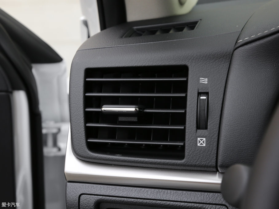 2017׿_˹CT 200h m ɫ