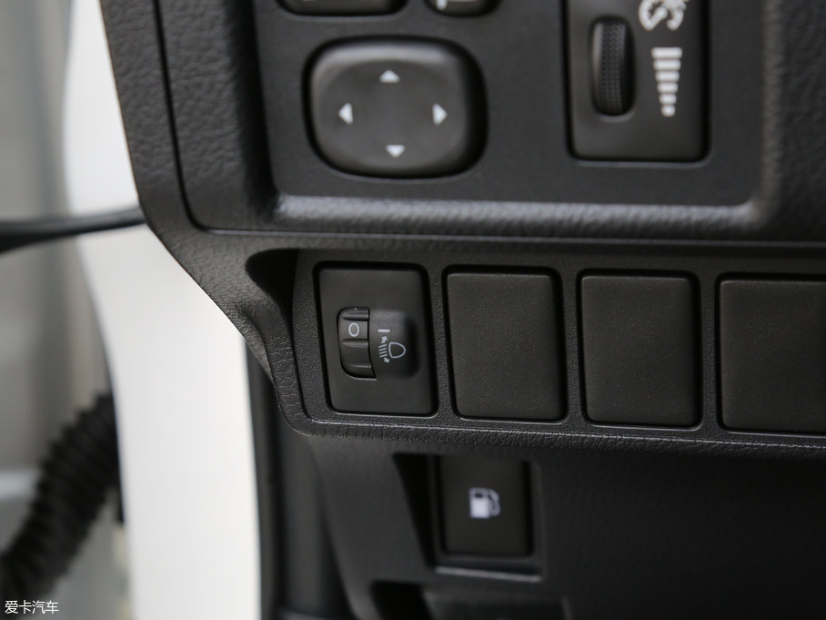 2017׿_˹CT 200h m ɫ