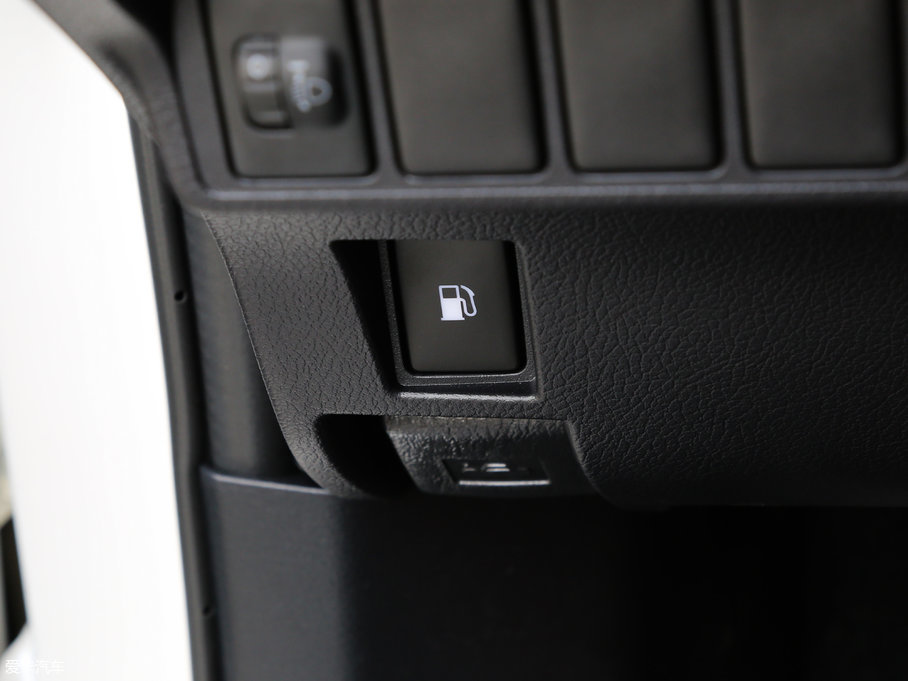 2017׿_˹CT 200h m ɫ