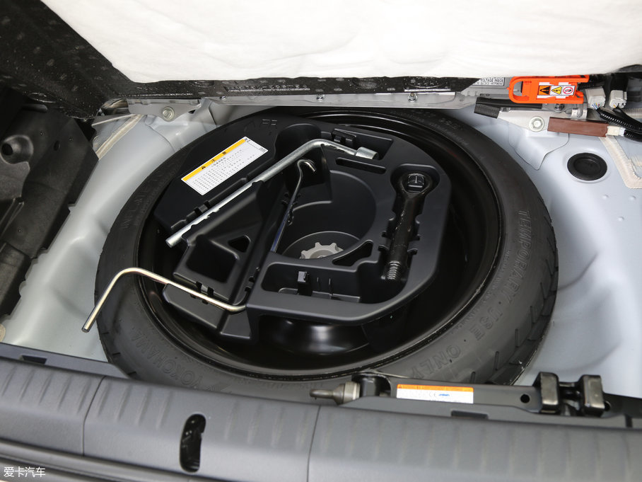 2017׿_˹CT 200h m ɫ