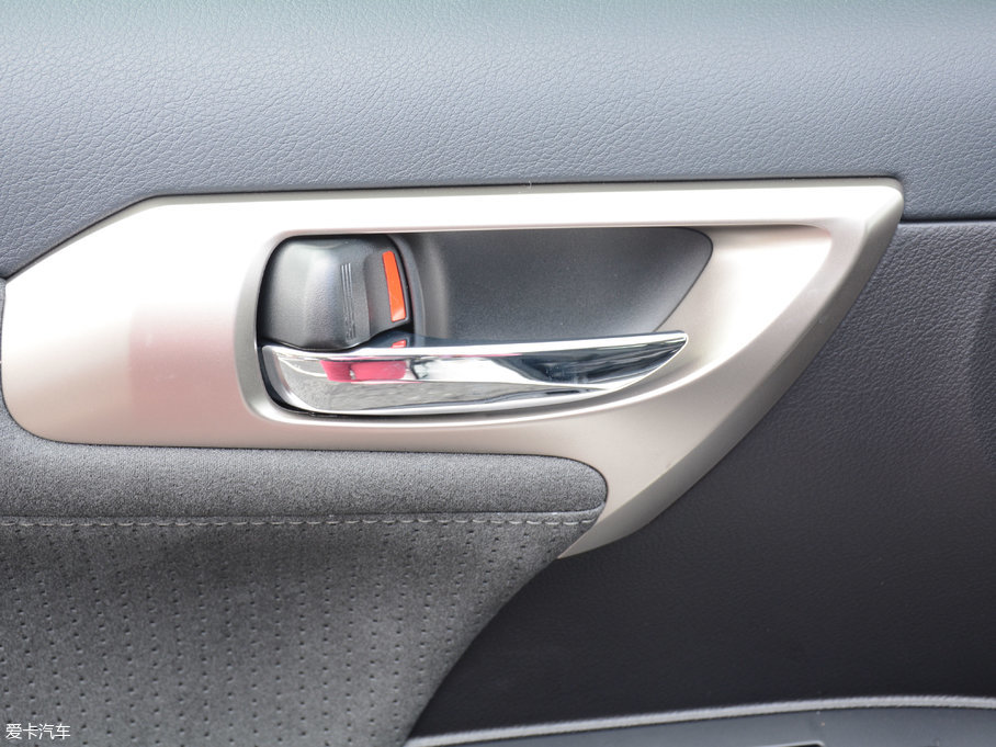 2017���׿��_˹CT 200h ��Ӣ�� ��ɫ