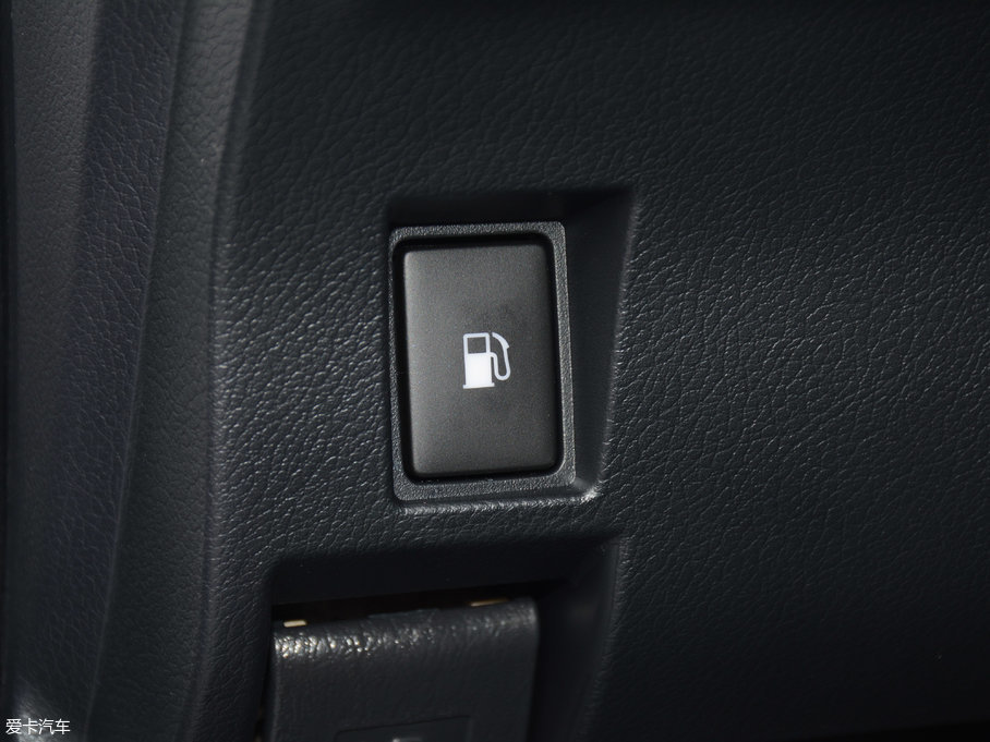 2017���׿��_˹CT 200h ��Ӣ�� ��ɫ