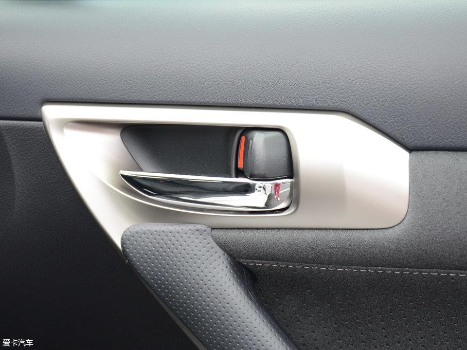 2017���׿��_˹CT 200h ��Ӣ�� ��ɫ