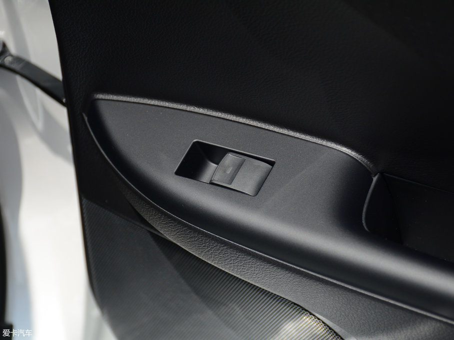 2017���׿��_˹CT 200h ��Ӣ�� ��ɫ