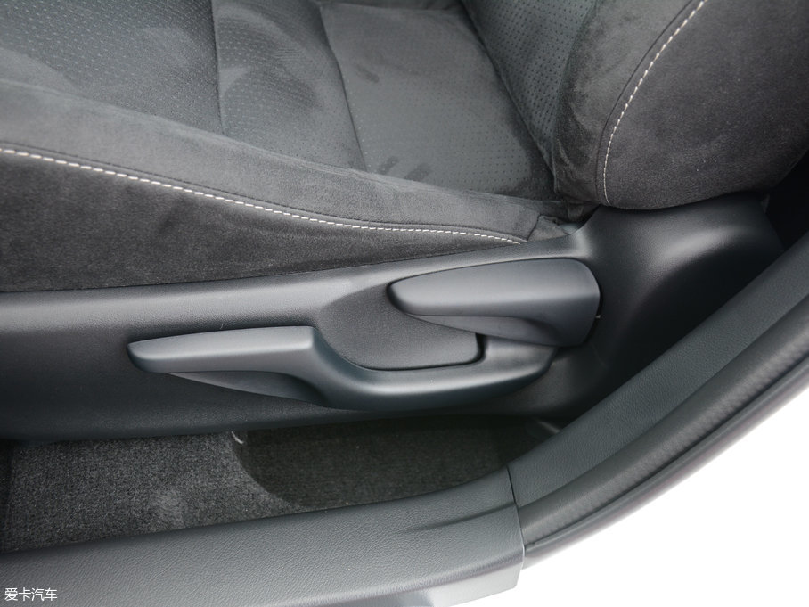 2017���׿��_˹CT 200h ��Ӣ�� ��ɫ