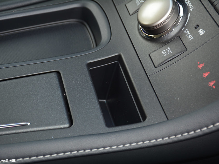 2017���׿��_˹CT 200h ��Ӣ�� ��ɫ