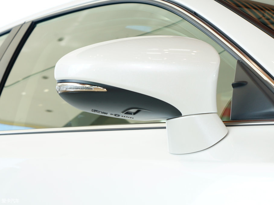 2017׿_˹CT 200h m ɫ