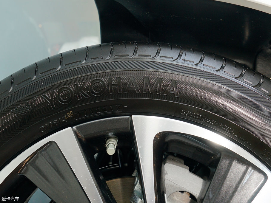 2017׿_˹CT 200h m ɫ