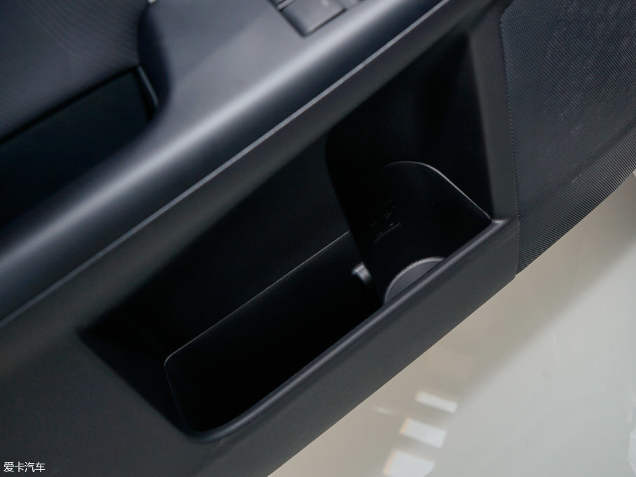 2017׿_˹CT 200h m ɫ