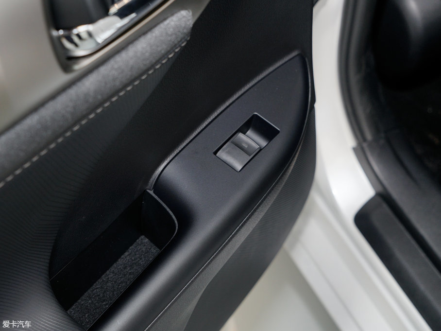 2017׿_˹CT 200h m ɫ