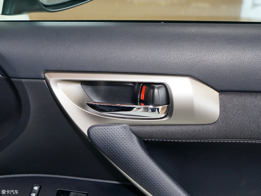 2017׿_˹CT 200h m ɫ