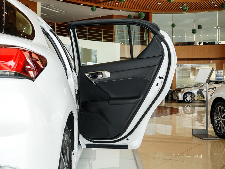 2017׿_˹CT 200h m ɫ