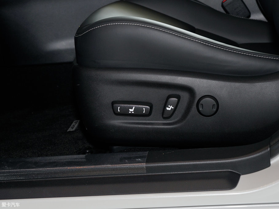 2017׿_˹CT 200h m ɫ