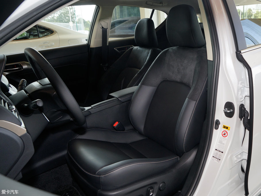 2017׿_˹CT 200h m ɫ