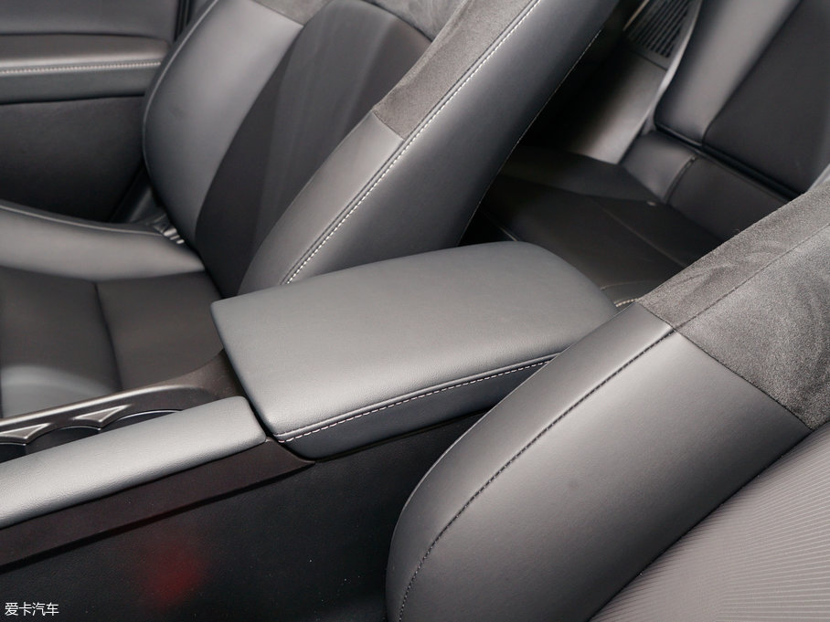 2017׿_˹CT 200h m ɫ