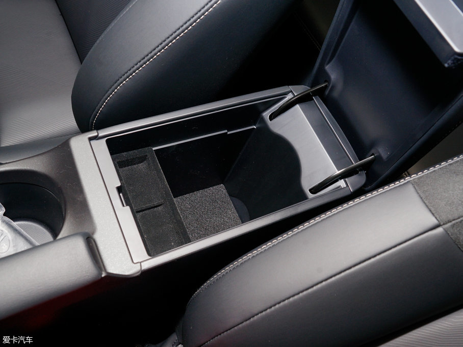 2017׿_˹CT 200h m ɫ