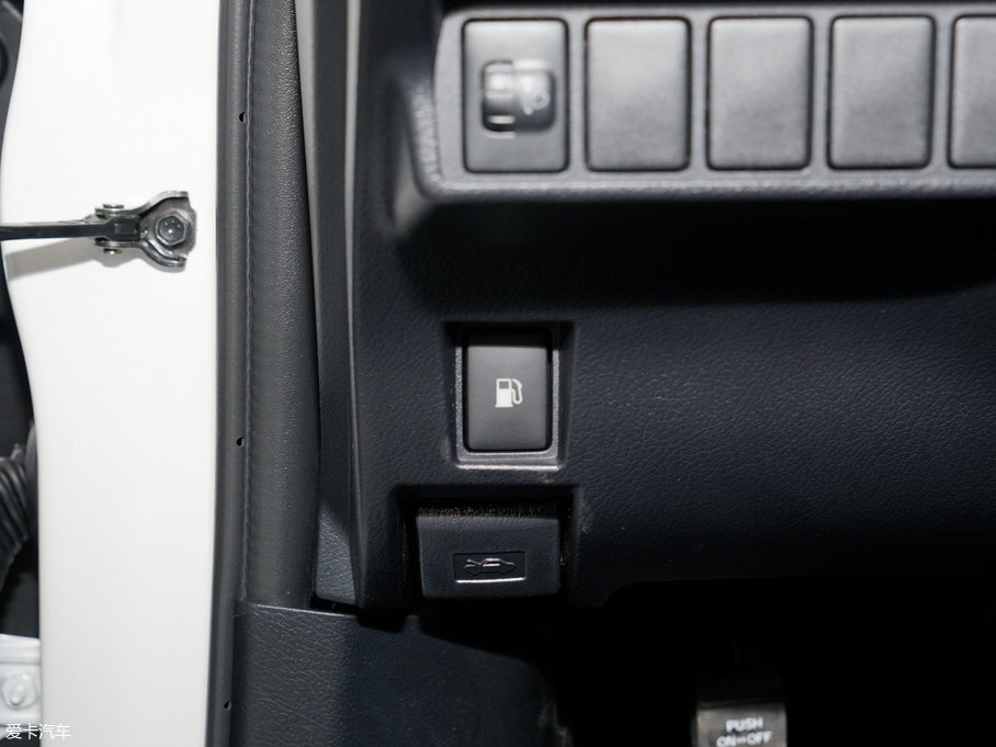 2017׿_˹CT 200h m ɫ