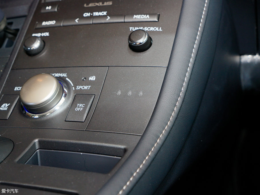 2017׿_˹CT 200h m ɫ