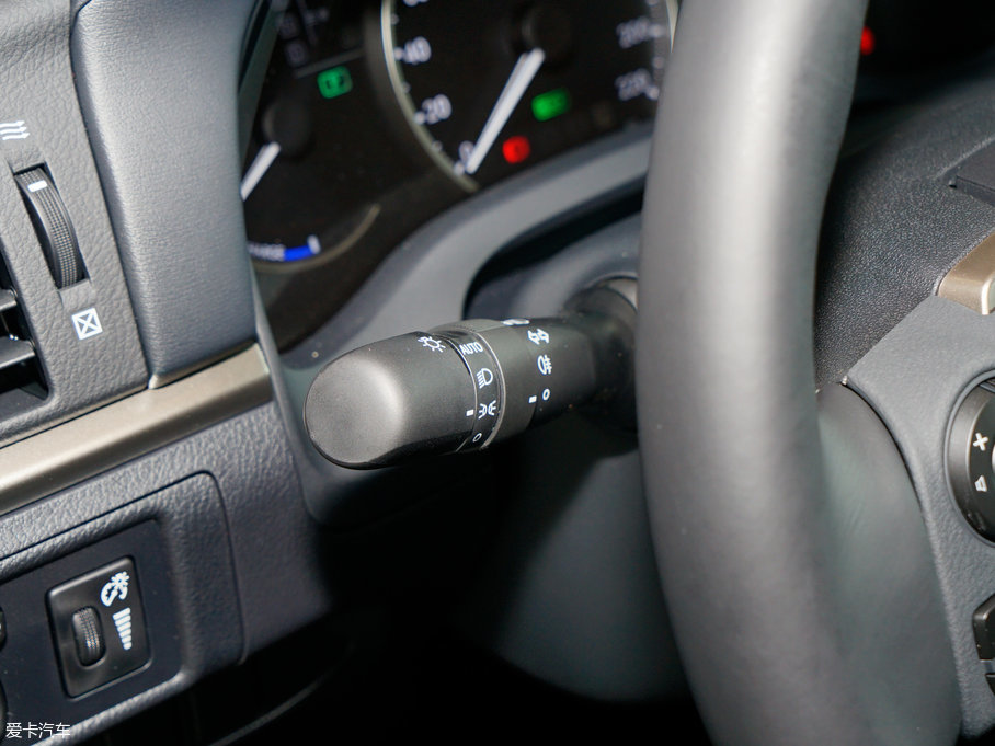 2017׿_˹CT 200h m ɫ