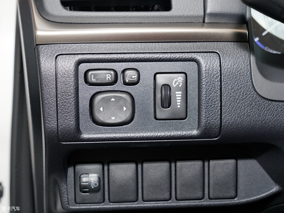 2017׿_˹CT 200h m ɫ