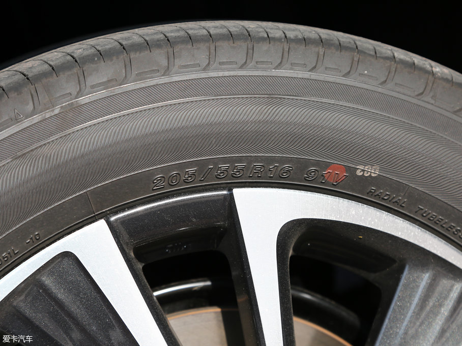 2017׿_˹CT 200h m ɫ