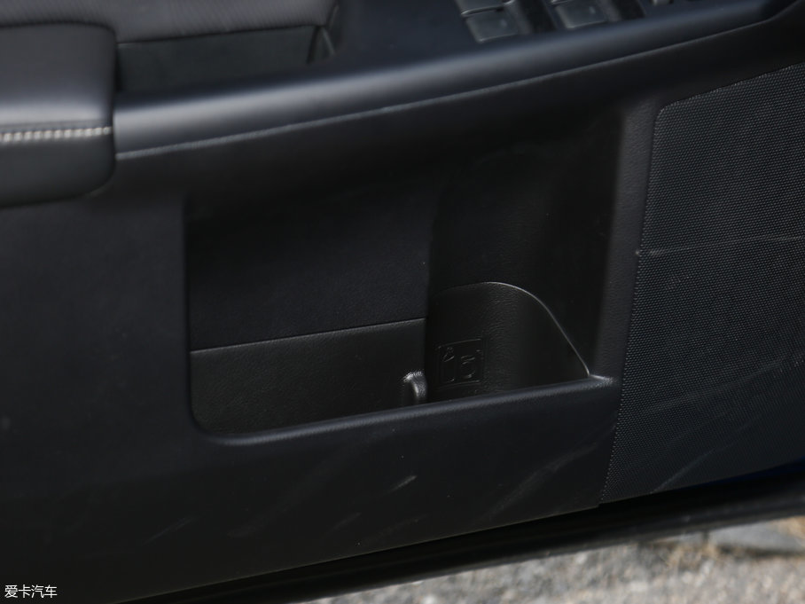 2017׿_˹CT 200h m ɫ